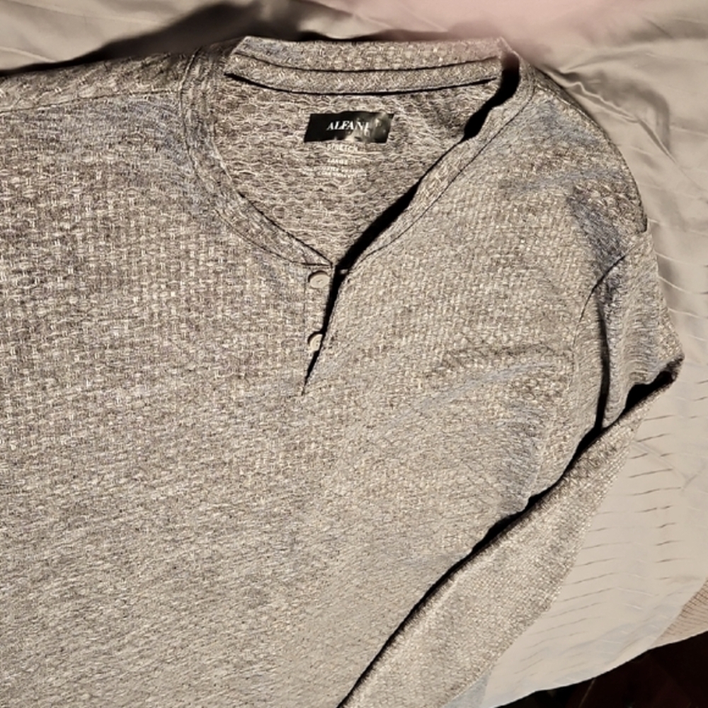 Alfani Light Weight Two Button Henley